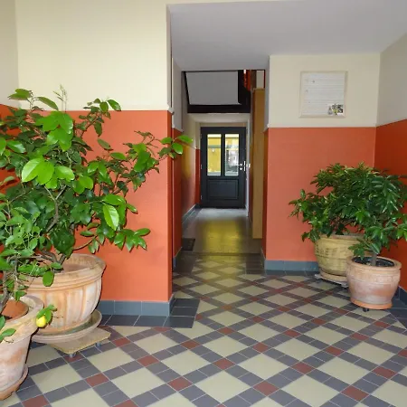 Apartment Ferienwohnung II Bonn Sternenburgstrasse 51